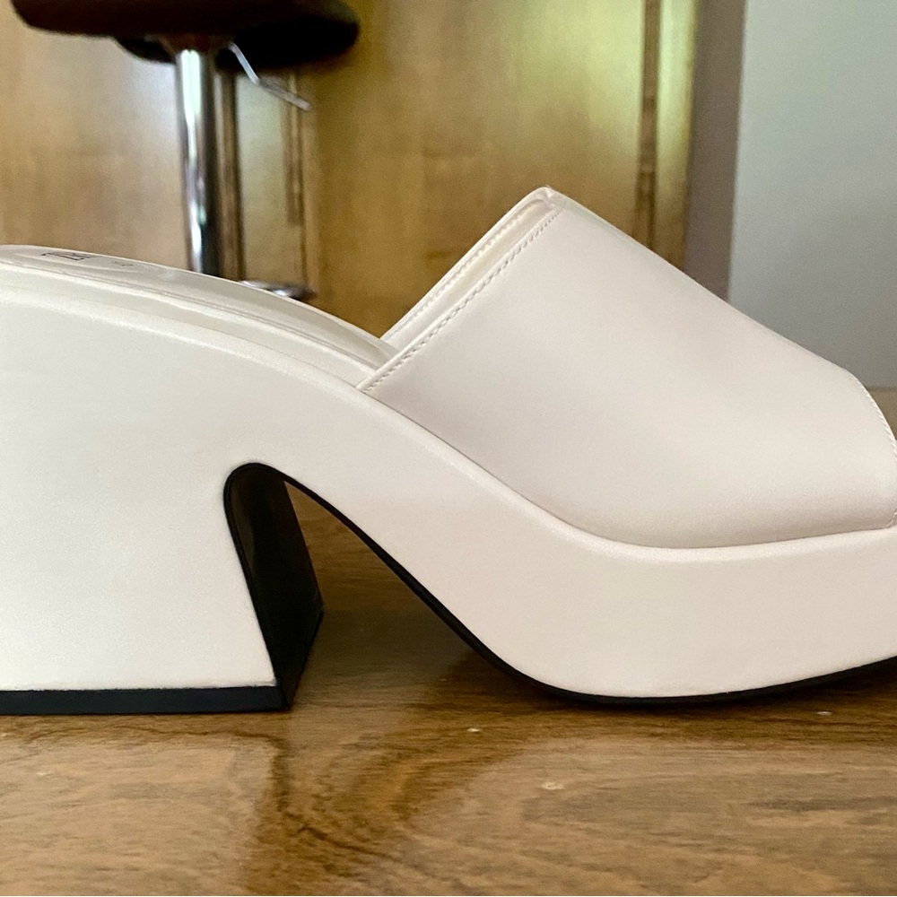 Zara Sz 9 (40) Like new platform mules NWOT